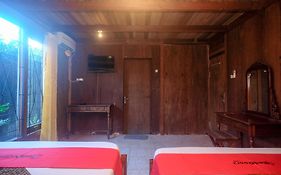 Reddoorz At Omah Kayu Homestay Yogyakarta